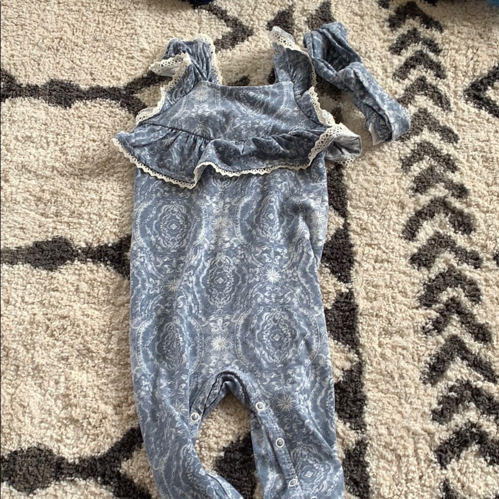 NWOT baby girls outfit with matching headband